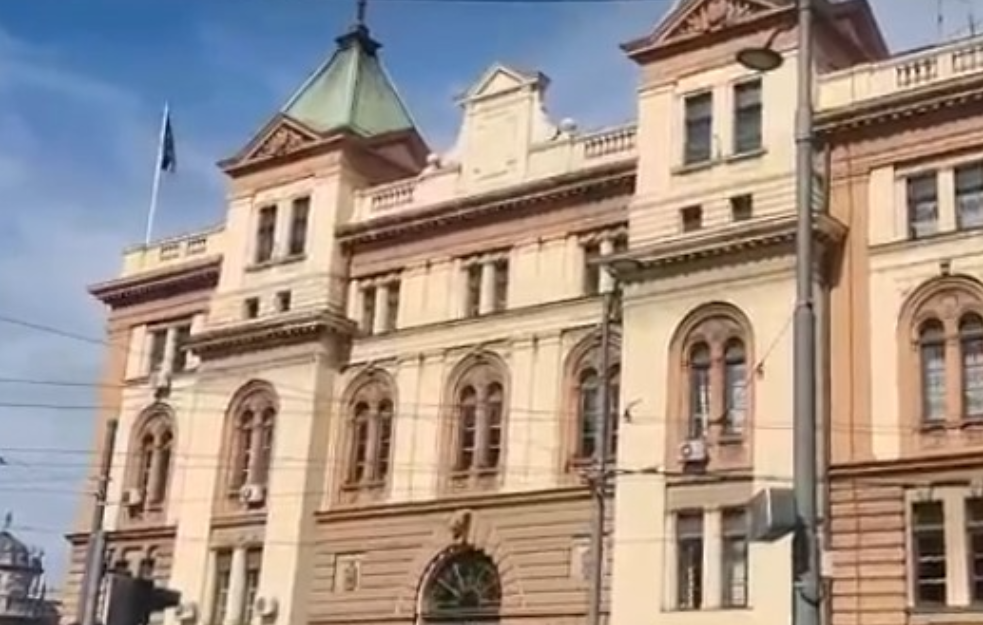Ćutke i sramno Vučić rasprodaje srpsku istoriju: Kasarna VII puka, od spomenika kulture do Trampovog hotela