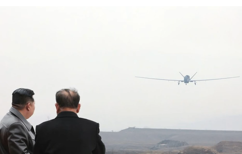 Kim Džong Un nadgledao testiranje dronova-kamikaza sa veštačkom inteligencijom