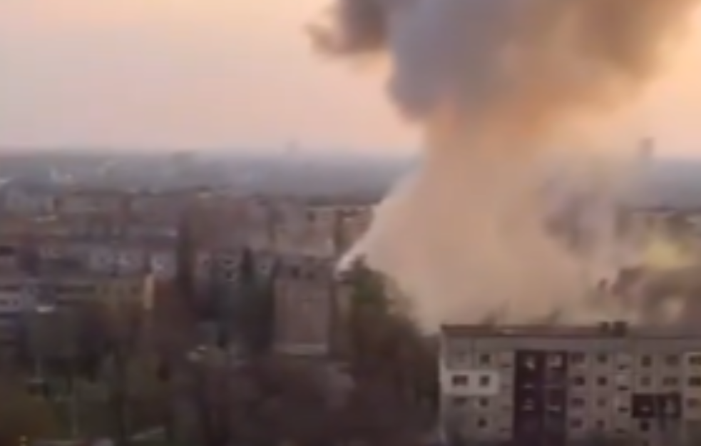 Rusija zasula rakete u naseljenom delu: Poginulo devetoro dece (VIDEO)