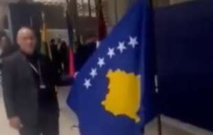 Srbijo, šta si dočekala od izdajnika: Zastava Kosova na Kongresu UEFA u Beogradu! (VIDEO)
