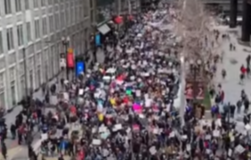 Amerika ustala protiv Trampa i Maksa: Građani na ulicama, protesti širom zemlje