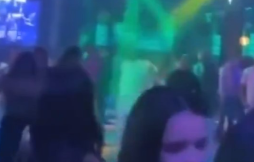 Stravično: Najmanje 44 osobe poginule kad se urušio plafon diskoteke, više od 160 povređeno (VIDEO)