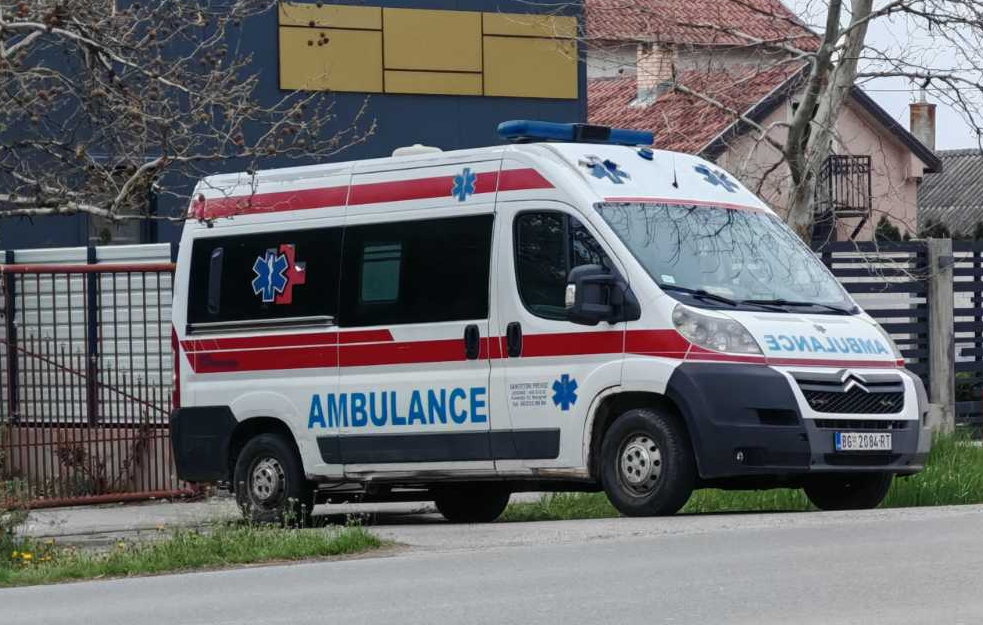 Hitna pomoć: Dečak star 14 godina teško povređen u saobraćajnoj nesreći kod Pupinovog mosta