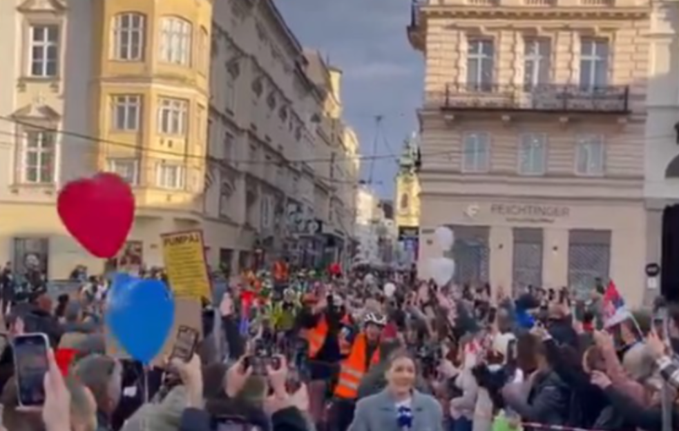 Studenti biciklisti stigli u Linc, svečano dočekani, uz uzvike "Pumpaj"