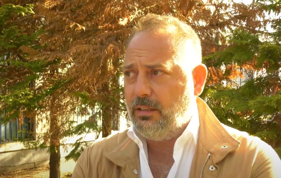  Moja „kućica“ postala pravi dom: Bacio mikrofon, vređao voditelja, Branko Babić napustio emisiju posle rasprave o Ratkovu