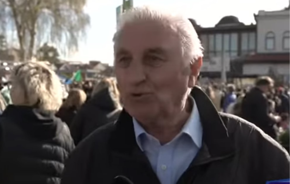 Novopazarac sa protesta poručuje Srbiji: Ne trebaju mi ni hodže ni popovi, samo zakon 