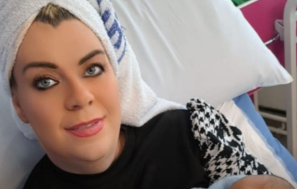 Rodila sina u 53. godini, porodica prestala da priča sa njom: "Zovu me sebičnom, ali ja ne žalim"