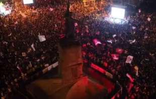 Celo Kraljevo pumpalo do maksimuma: Na protestu bilo 15.000 ljudi, što je isto kao 330.000 u Beogradu (VIDEO)