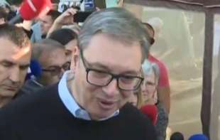Divim se hraborsti: Vučić na Veliki petak odneo jaja studentima koji žele da uče u Pionirskom parku