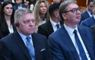 Vučić rekao da bi 9. maja mogao imati <span style='color:red;'><b>sastanak</b></span> s Putinom kao i Fico da mu niko ne može diktirati kuda sme putovati