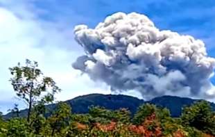 Proradio vulkan u Indoneziji: Izbacio pepeo 1.000 metara uvis