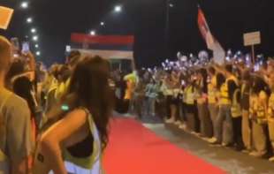 Ceremonija za heroje: Novi Sad svečano dočekao studente-bicikliste (VIDEO)