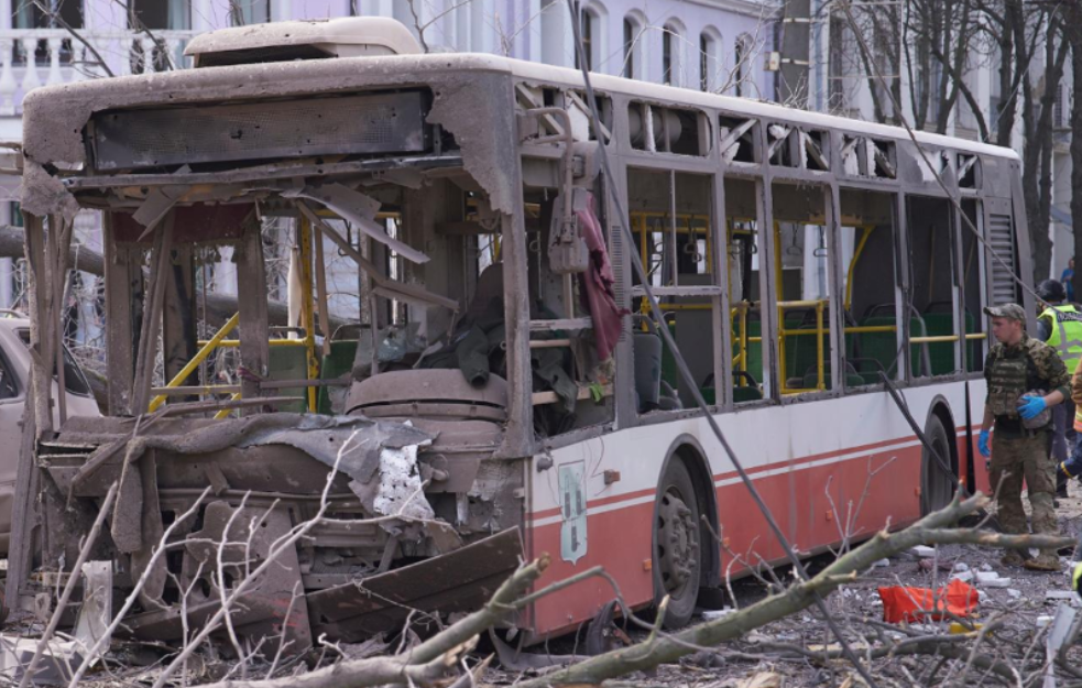 Tragedija u Ukrajini: Dron pogodio autobus, devet poginulih i 30 povređenih