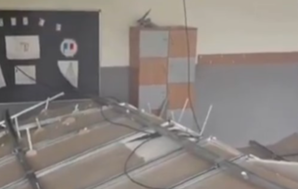 Pukim slučajem niko nije stradao: Za pad plafona u školi kod Rače odgovoran preduzetnik blizak vrhu SNS-a