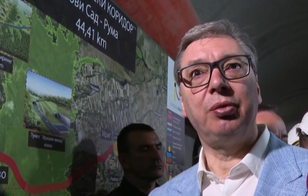 Vučić obilazi radove u tunelu Iriški venac: 
