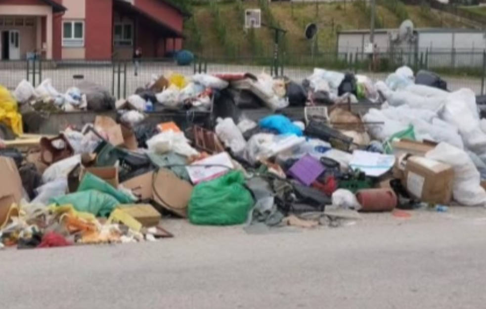Roditelji u Arilju besni: Nikla divlja deponija ispred vrtića