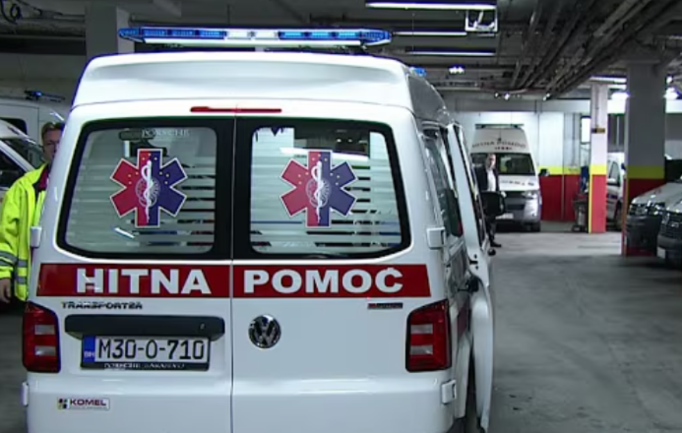 Nesreća kod Žepča: Više osoba povređeno u sudaru dva kamiona i dva automobila