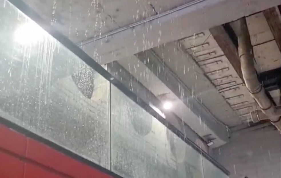 Nova železnička stanica na Novom Beogradu prokišnjava
