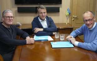 Makron, Merc i Starmer uhvaćeni s kokainom? Šokantan snimak iz Kijeva, Evropu u rat vode tri narkomana?! (VIDEO)
