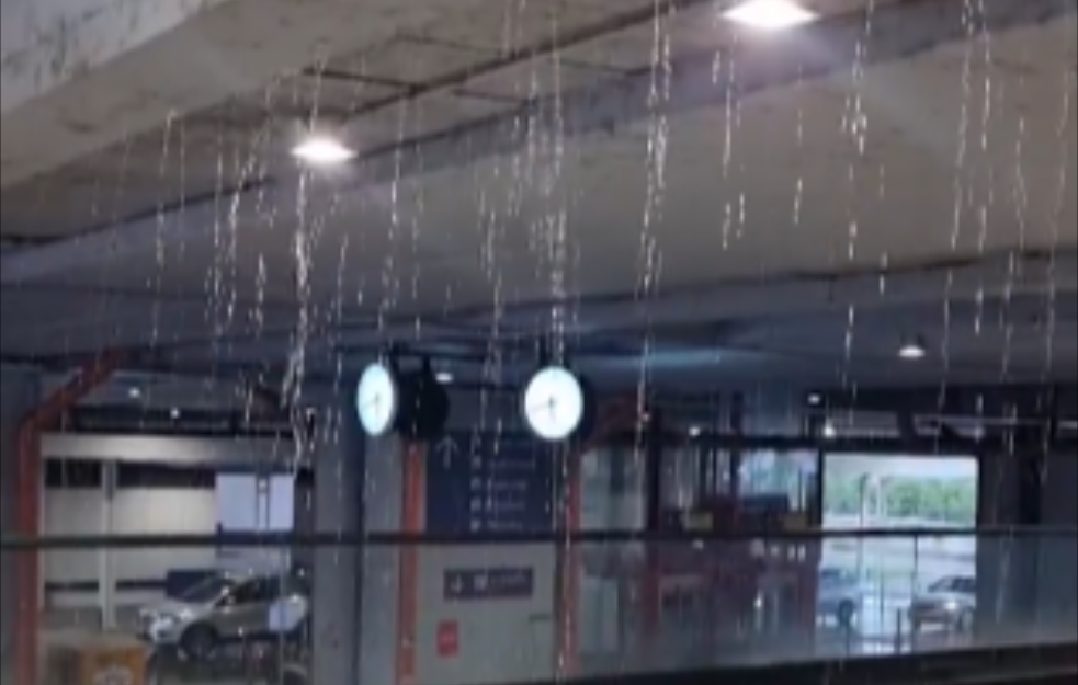 Puca, propada, prokišnjava, kao da se sve po Srbiji polako ruši 