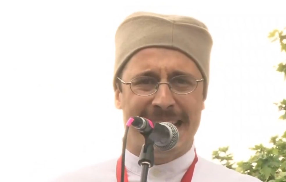 Šajkača na glavi, Srbija u srcu: Evo ko je Nikola Marčetić, student koji je u Loznici održao istorijski govor  (VIDEO)