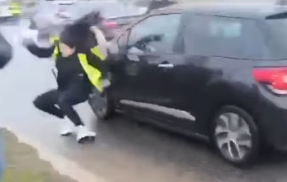 KRIK: Puštena iz pritvora devojka koja je autom udarila studentkinju na protestu