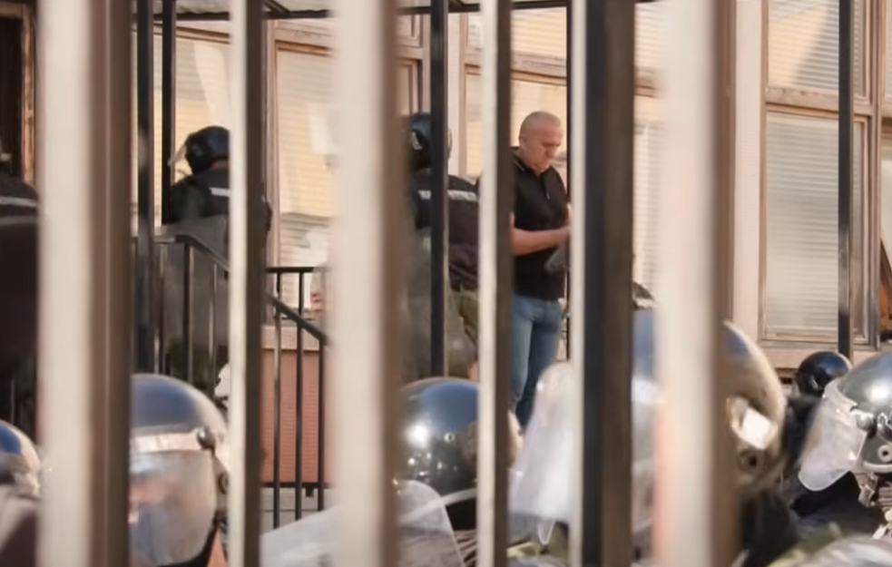 Žandarmerija i interventna policija u zgradi pravosuđa u Novom Sadu: Građani proveli noć u blokadi