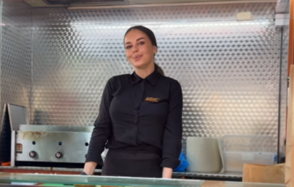 Nataša Rodić na Kalemegdanu prodaje burgere