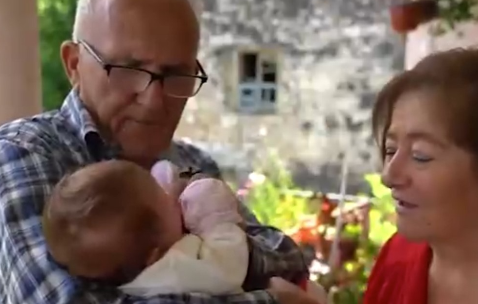 Porodila se u 57. godini: Posle 22 godine borbe za potomstvo Sonji i Marku ispunjen najveći san