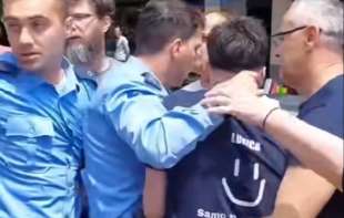 Albanci provocirali maturante u Kosovskoj Mitrovici, policija maltretirala srpskog mladića (VIDEO)