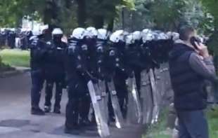 Kula pumpa iz sve snage: Protest protiv SNS huligana, ceo grad na ulici (VIDEO)