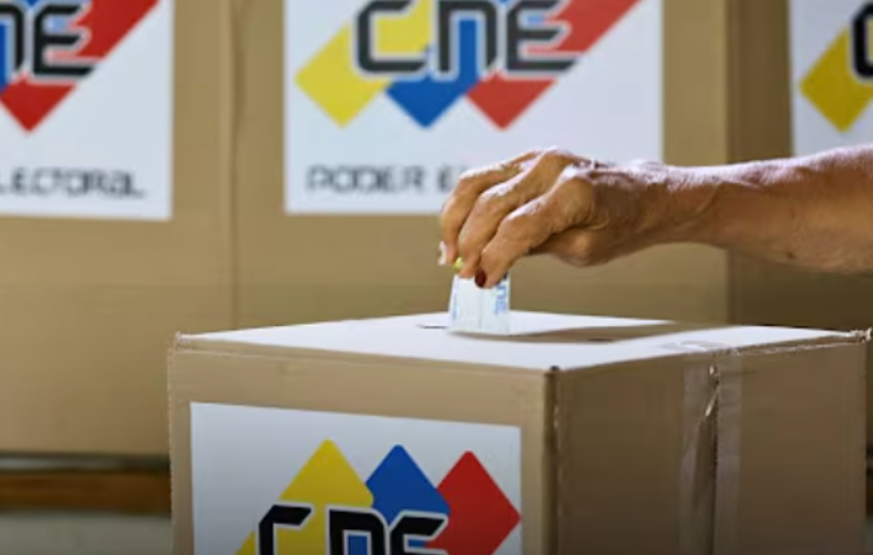 Maduro pred pobedom na izborima u Venecueli uz hapšenja i opozicioni bojkot