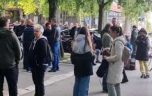 Napeto u Novom Sadu: Građani, bajkeri i veterani blokiraju sud, Vučević tvrdi da se ne pravi novi Ćacilend