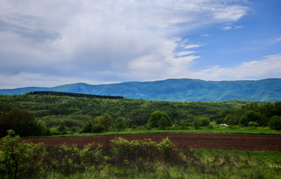 Danas promenljivo oblačno uz sunčane intervale i povremeno jak vetar