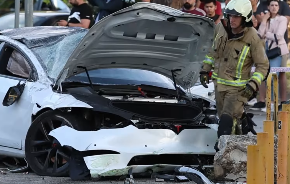Stravična nesreća u Splitu: Tesla leteo 150 na sat, poginula žena na pešačkom prelazu