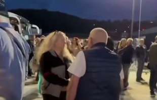 Srpska delegacija stigla u Paraliju: 350 članova otputovalo uz pomoć donatora