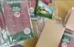 Suhomesnatim paketima SNS pridobija penzionere u Kosjeriću (VIDEO)