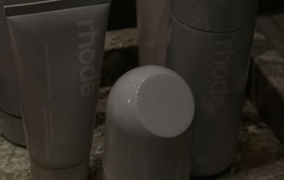 Kako je Hailey Bieber prodala brend vredan milijardu dolara?