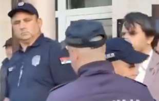 Samo što se ne zarati kao 41: U Kosjeriću fizički sukobi i opsadno stanje pred izbore (VIDEO)