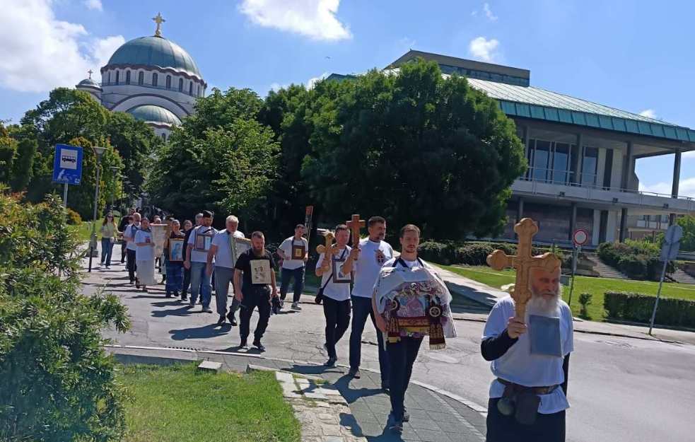 Vidovdansko hodočašće: Krsni hod od Beograda, preko Kosmeta, do vrha Atosa