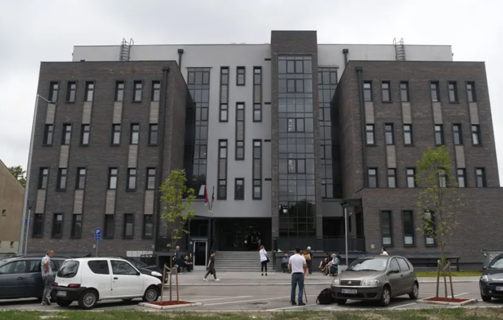 Pukla cev u Domu zdravlja Borča: Oštećena medicinska oprema, van funkcije deo zgrade