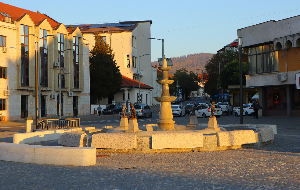 Grad platio 10.000 dolara radnicima da se dosele
