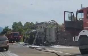 Deca završila kod lekara: Roditelji blokirali saobraćaj u Boljevcu zbog zapaljenog autobusa