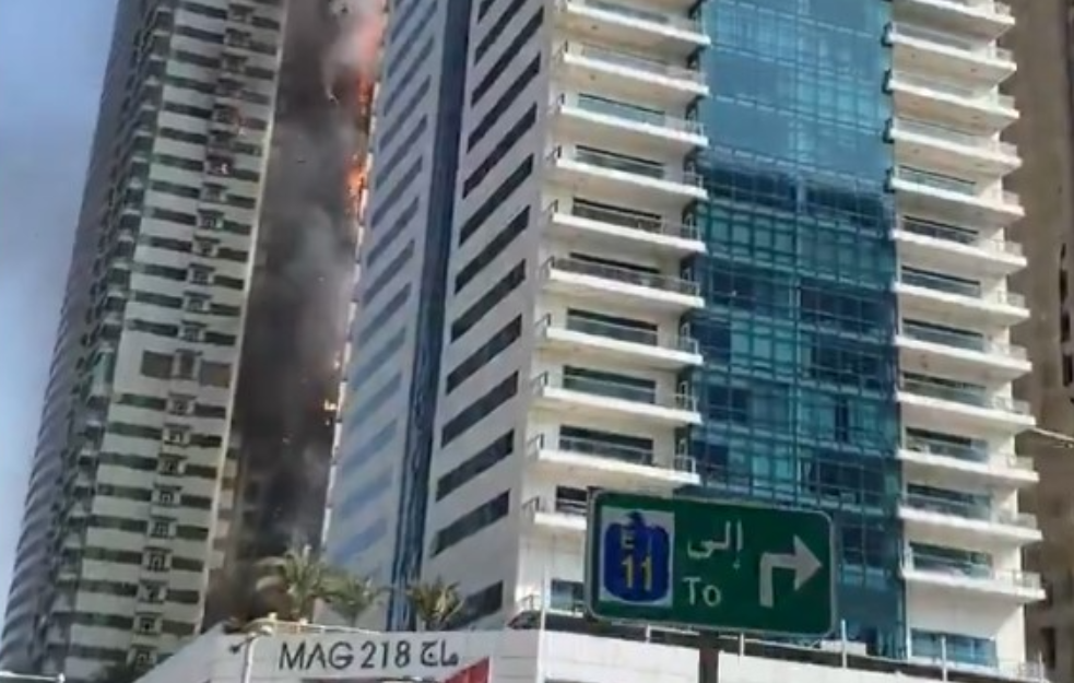 Požar u zgradi od 67 spratova u Dubaiju: Evakuisano skoro 4.000 ljudi (VIDEO)