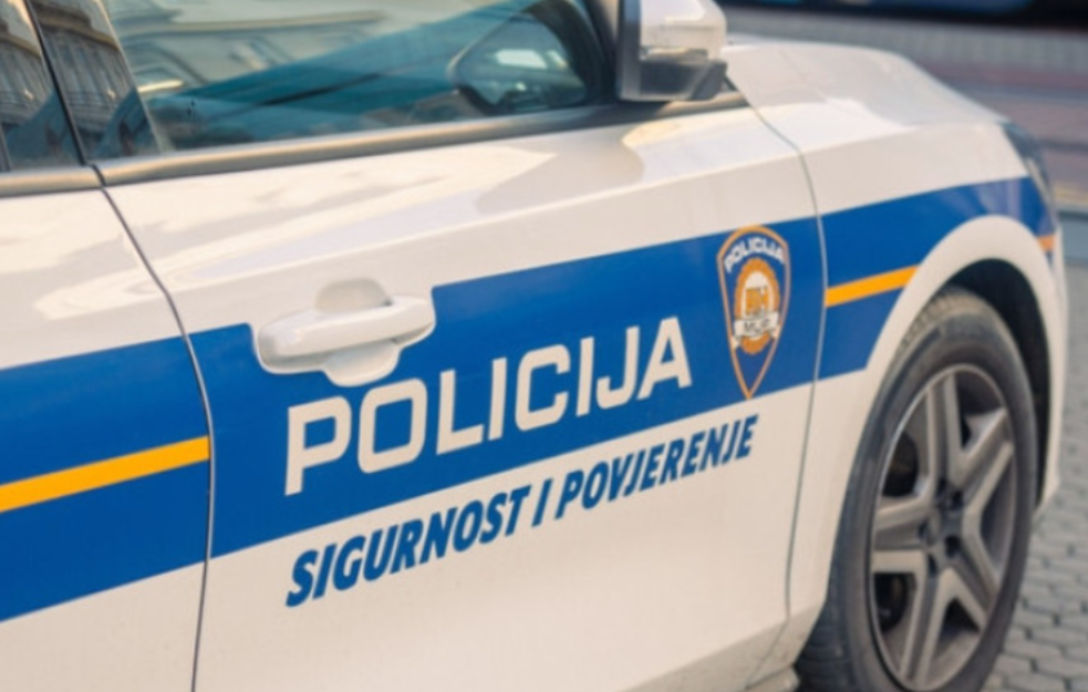 Devojčica teško povređena nakon što je udario vozač koji je prošao kroz crveno