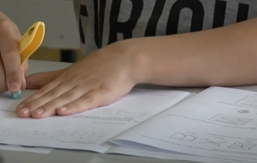 Učenici osmog razreda danas polažu završni test iz matematike