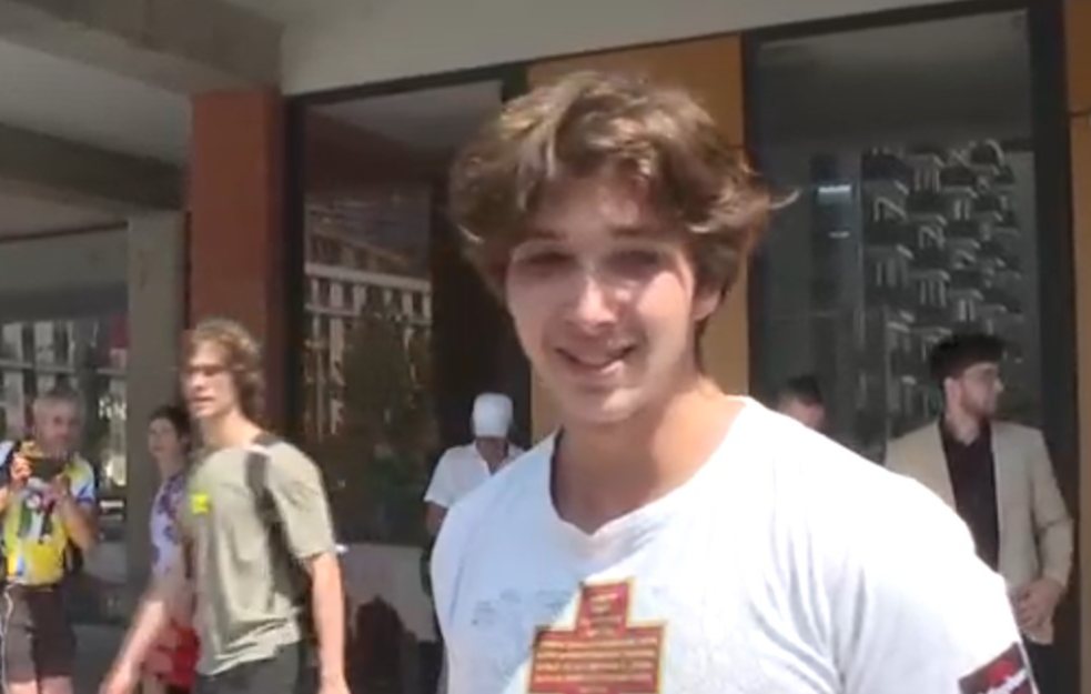 Studentu Stefanu Tomiću određen kućni pritvor, on poručio: "Do pobede"