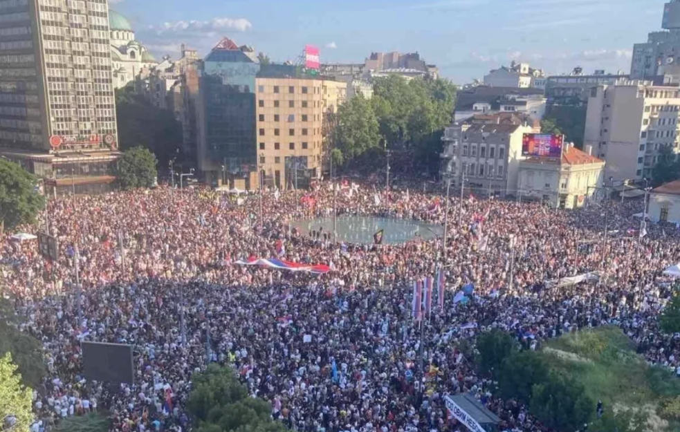 Ruski mediji o protestu u Beogradu: 36.000 ljudi traži izbore, sukobi s policijom na Slaviji