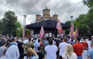 Srpska lista: Više od 15 Srba privedeno zbog srpske zastave i simbola na Vidovdan