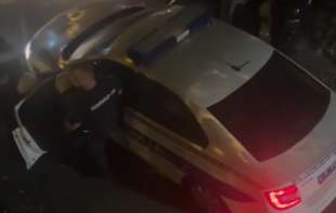 Mafijaši u policijskim uniformama se hvale kako su tukli narod (VIDEO)